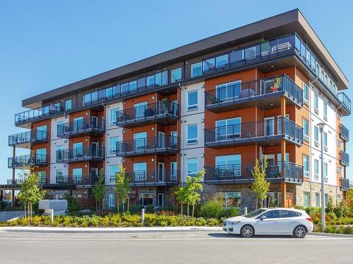 206-2500 Hackett Cres, Central Saanich, BC - Outdoor With Facade