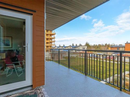 206-2500 Hackett Cres, Central Saanich, BC - Outdoor With Exterior