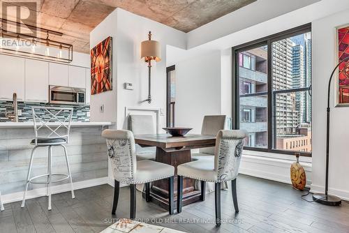 807 - 400 Wellington Street W, Toronto, ON - Indoor Photo Showing Dining Room