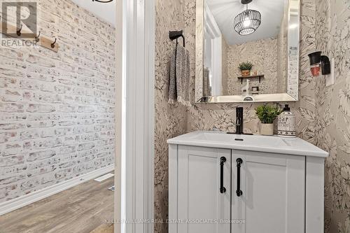 2 - 31 Town Line, Orangeville, ON - Indoor Photo Showing Bathroom