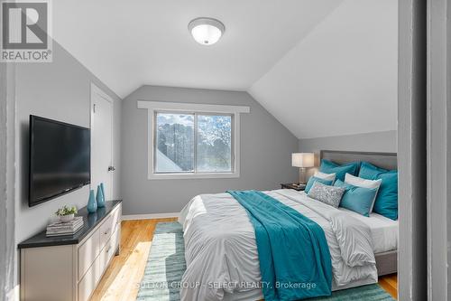 326 Flanders Row, London, ON - Indoor Photo Showing Bedroom