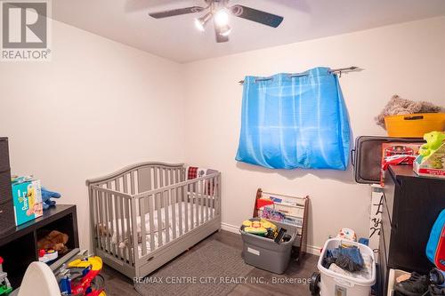 133 Metcalfe Street E, Strathroy-Caradoc (Ne), ON - Indoor Photo Showing Bedroom