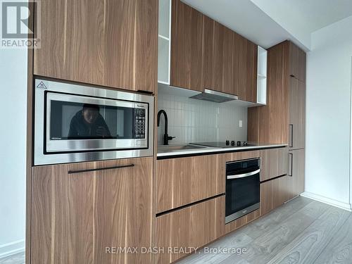 1902 - 1285 Dupont Street, Toronto, ON - Indoor Photo Showing Kitchen