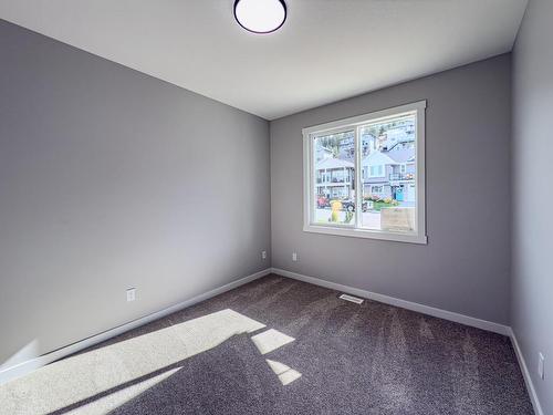 1571 Emerald Drive, Kamloops, BC - Indoor Photo Showing Other Room