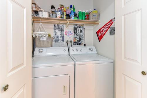 313-1056 Bernard Avenue, Kelowna, BC - Indoor Photo Showing Laundry Room