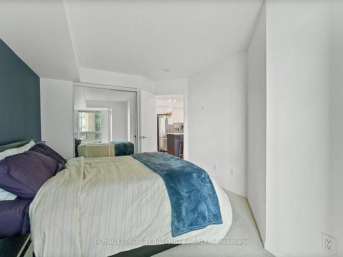 1512-231 Fort York Blvd, Toronto, ON - Indoor Photo Showing Bedroom