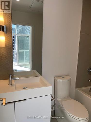 1106 - 33 Helendale Avenue, Toronto, ON - Indoor Photo Showing Bathroom