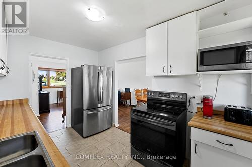 1361 Cedar Street, Oshawa, ON - Indoor Photo Showing Kitchen