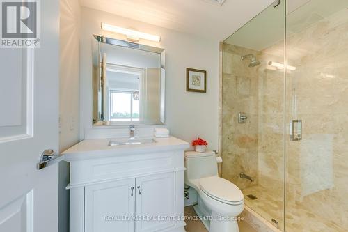 417 - 11 Bronte Road, Oakville, ON - Indoor Photo Showing Bathroom