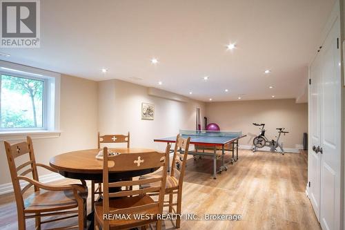 16 Ashton Manor, Toronto, ON - Indoor Photo Showing Dining Room