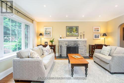 16 Ashton Manor, Toronto, ON - Indoor Photo Showing Living Room With Fireplace