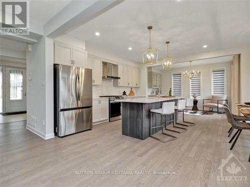 752 Shoal Street, Ottawa, ON - Indoor Photo Showing Kitchen With Upgraded Kitchen