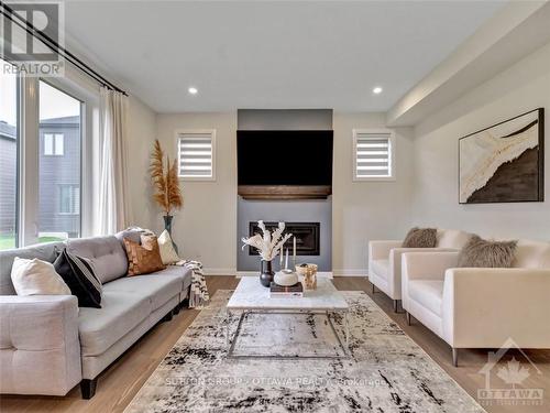 752 Shoal Street, Ottawa, ON - Indoor Photo Showing Living Room With Fireplace