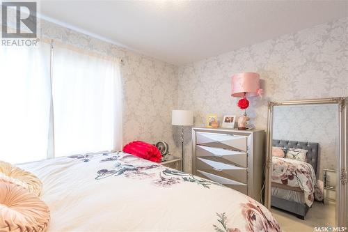 211 Wall Street, Dalmeny, SK - Indoor Photo Showing Bedroom