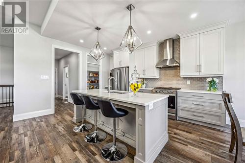 850 Magnolia Lane, Sarnia, ON - Indoor Photo Showing Kitchen With Upgraded Kitchen