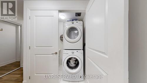 205 - 9618 Yonge Street, Richmond Hill, ON - Indoor Photo Showing Laundry Room