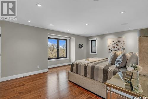 858 Saskatchewan Crescent E, Saskatoon, SK - Indoor Photo Showing Bedroom