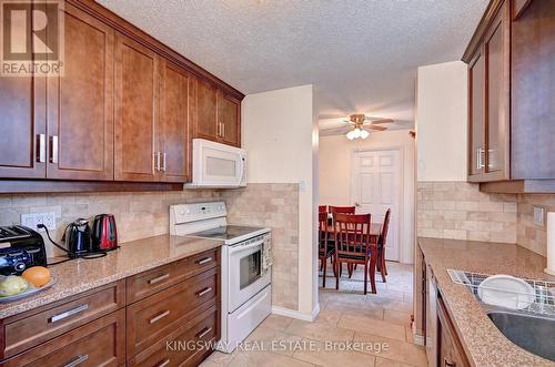 401 - 24 Marilyn Drive N, Guelph, ON - Indoor Photo Showing Kitchen