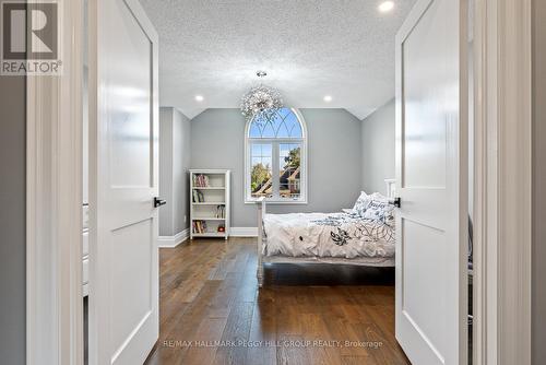 312 Nottingham Forest Road, Bradford West Gwillimbury, ON - Indoor Photo Showing Bedroom