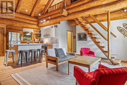 462 Ottoson Road, Golden, BC - Indoor Photo Showing Living Room