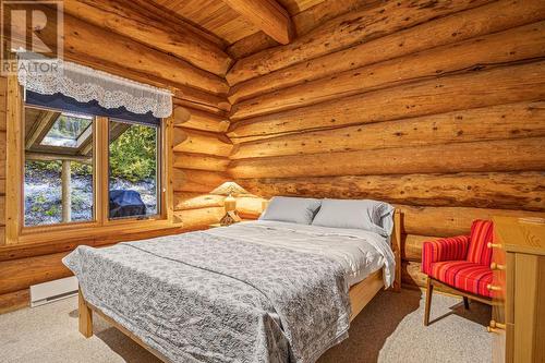 462 Ottoson Road, Golden, BC - Indoor Photo Showing Bedroom