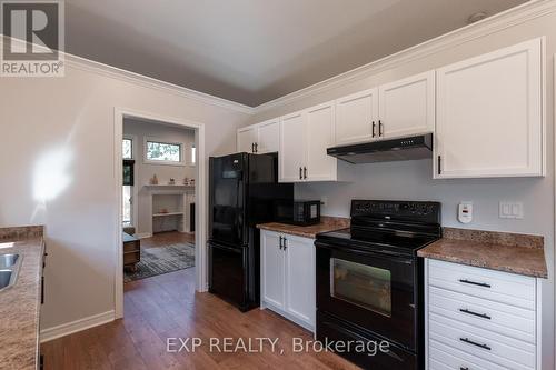 38 - 1478 Adelaide Street N, London, ON - Indoor Photo Showing Kitchen With Double Sink