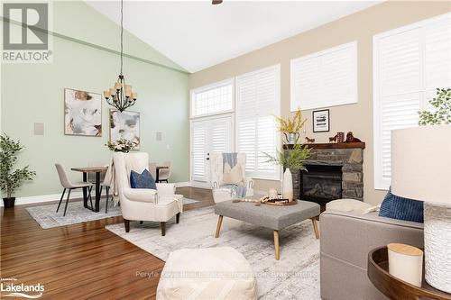 5 Prescott Crescent, Bracebridge (Monck (Bracebridge)), ON - Indoor Photo Showing Living Room With Fireplace