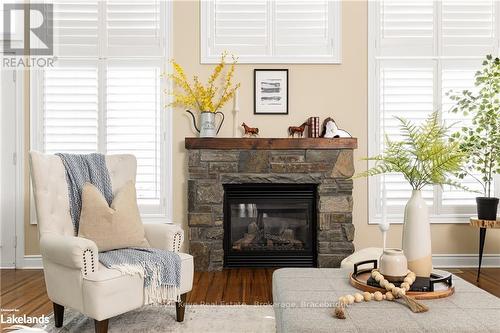 5 Prescott Crescent, Bracebridge (Monck (Bracebridge)), ON - Indoor Photo Showing Living Room With Fireplace