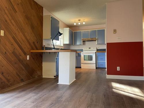 10174 143A Street, Surrey, BC - Indoor Photo Showing Kitchen