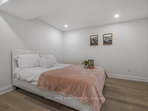 16 Ennismore Pl, Toronto, ON - Indoor Photo Showing Bedroom