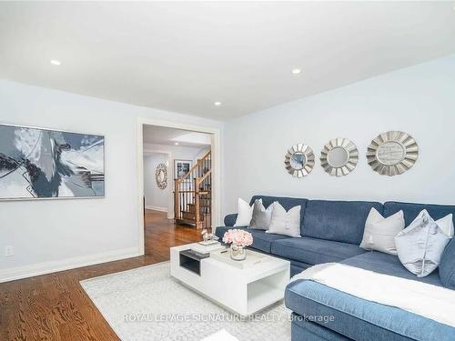 34 Alexis Rd, Markham, ON - Indoor Photo Showing Living Room