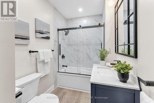 445 Arvilla Boulevard, London, ON - Indoor Photo Showing Bathroom