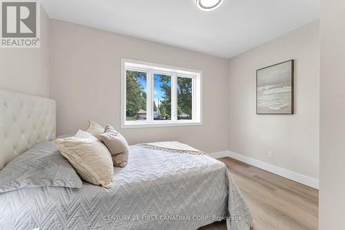 445 Arvilla Boulevard, London, ON - Indoor Photo Showing Bedroom