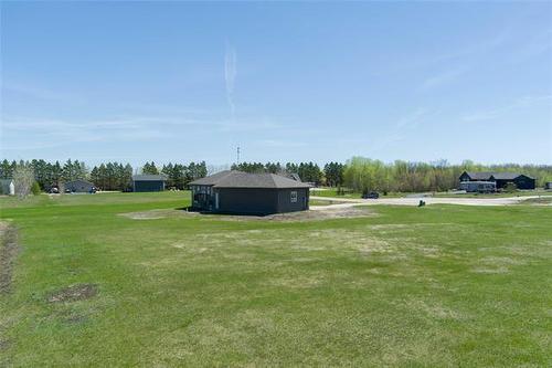 3 Keats Cr, Petersfield, MB 