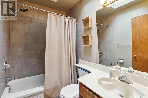 123 Brunst Crescent, Saskatoon, SK - Indoor Photo Showing Bathroom