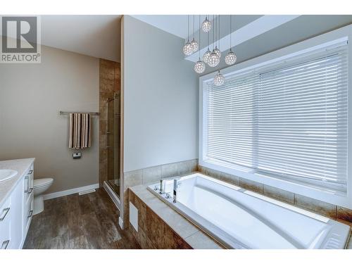 4820 Highway 33, Beaverdell, BC - Indoor Photo Showing Bathroom