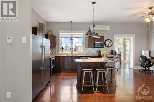 10135 Loughlin Ridge Road, Mountain, ON - Indoor Photo Showing Kitchen With Upgraded Kitchen