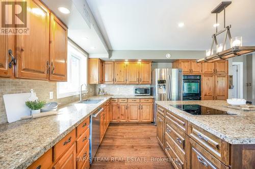 1075 Line 3 N, Oro-Medonte, ON - Indoor Photo Showing Kitchen With Double Sink