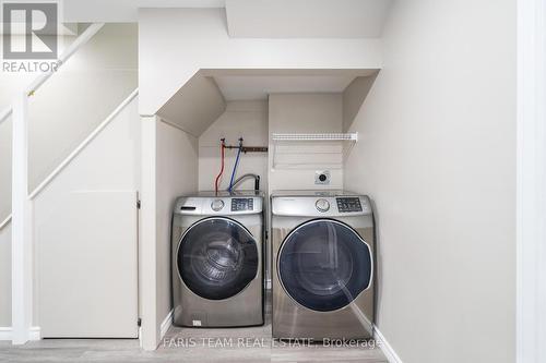 76 Marshall Street, Barrie, ON - Indoor Photo Showing Laundry Room