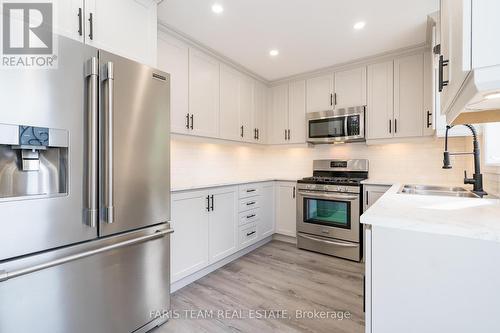 76 Marshall Street, Barrie, ON - Indoor Photo Showing Kitchen With Double Sink With Upgraded Kitchen