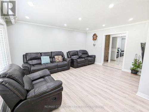 96 Lexington Avenue, Toronto, ON - Indoor Photo Showing Living Room