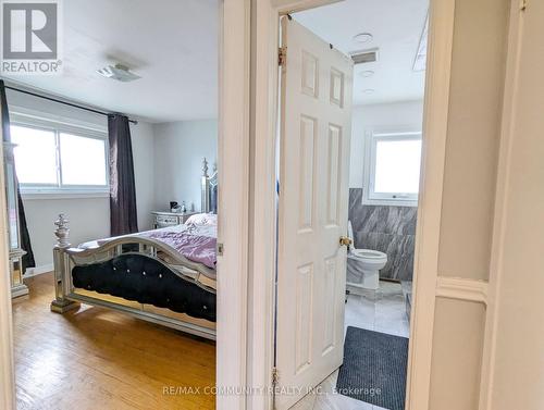 96 Lexington Avenue, Toronto, ON - Indoor Photo Showing Bedroom