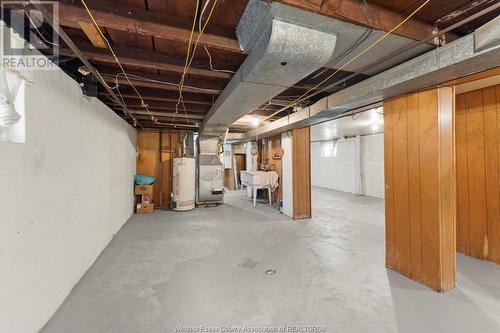 1621 Elsmere Avenue, Windsor, ON - Indoor Photo Showing Basement