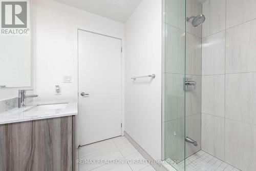 3907 - 955 Bay Street, Toronto, ON - Indoor Photo Showing Bathroom