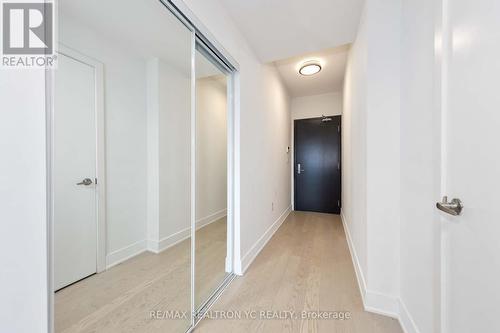 3907 - 955 Bay Street, Toronto, ON - Indoor Photo Showing Other Room