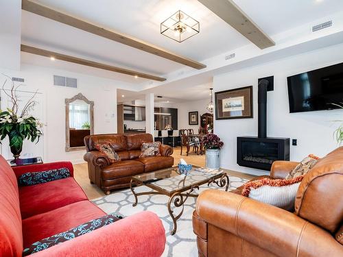 Salon - 105-1030 Allée De Verbier, Mont-Tremblant, QC - Indoor Photo Showing Living Room With Fireplace