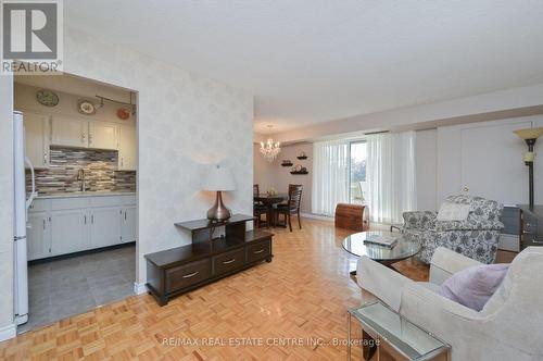 403 - 8 Fead Street, Orangeville, ON - Indoor Photo Showing Living Room