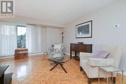 403 - 8 Fead Street, Orangeville, ON - Indoor Photo Showing Living Room