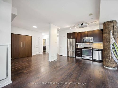 1222-400 Adelaide St E, Toronto, ON - Indoor Photo Showing Kitchen With Stainless Steel Kitchen