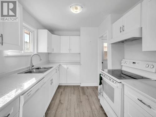 138 Wright Avenue, Belleville, ON - Indoor Photo Showing Kitchen With Double Sink